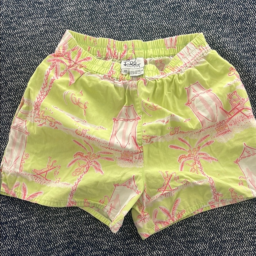 Lilly Pulitzer Women's Green and Pink Shorts